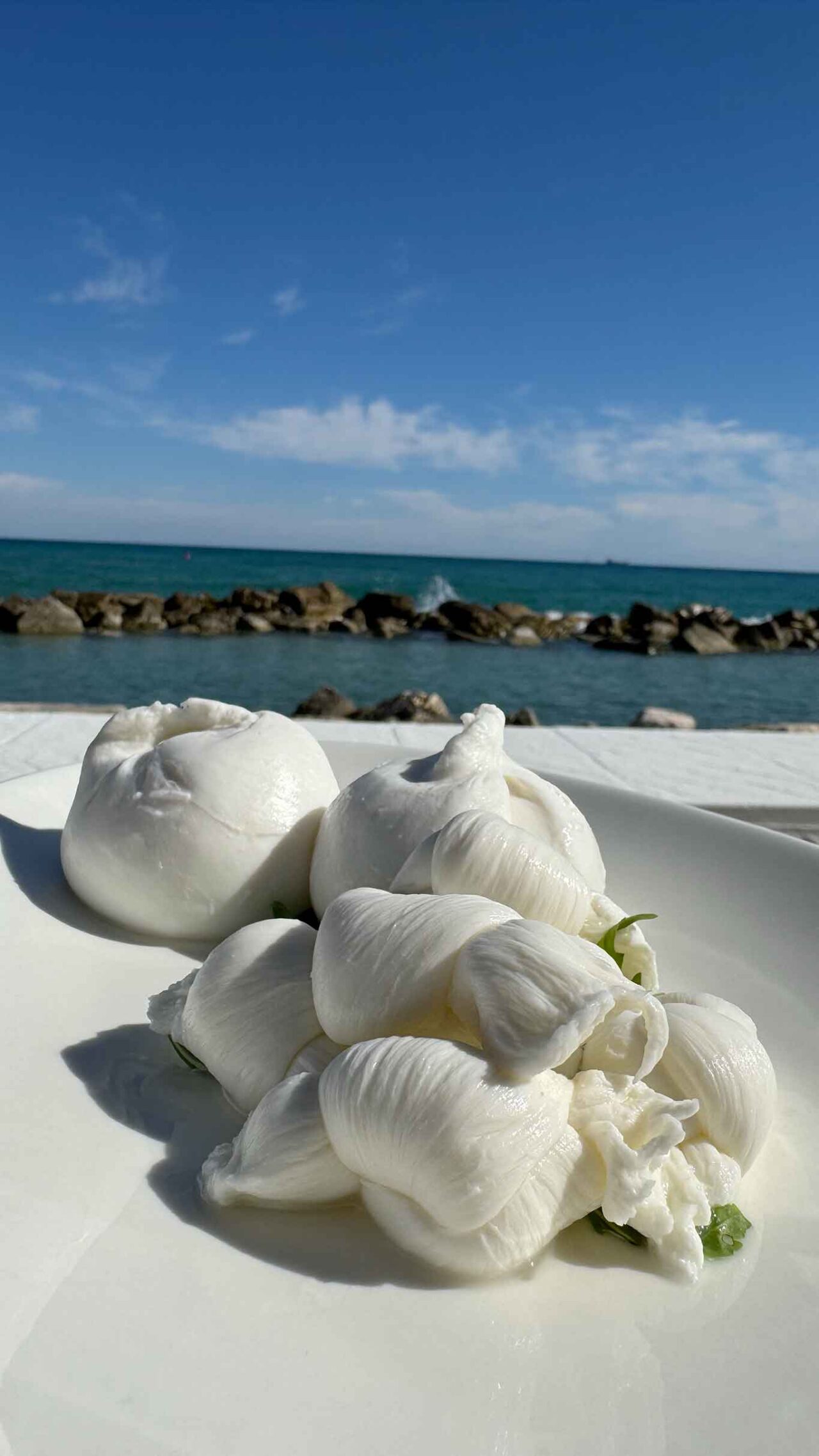 fiordilatte e burrata all'hotel La Peschiera a Monopoli