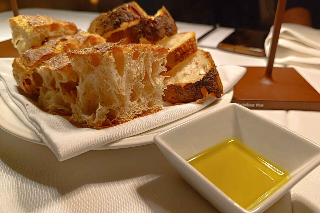 pane, focaccia e olio extravergine