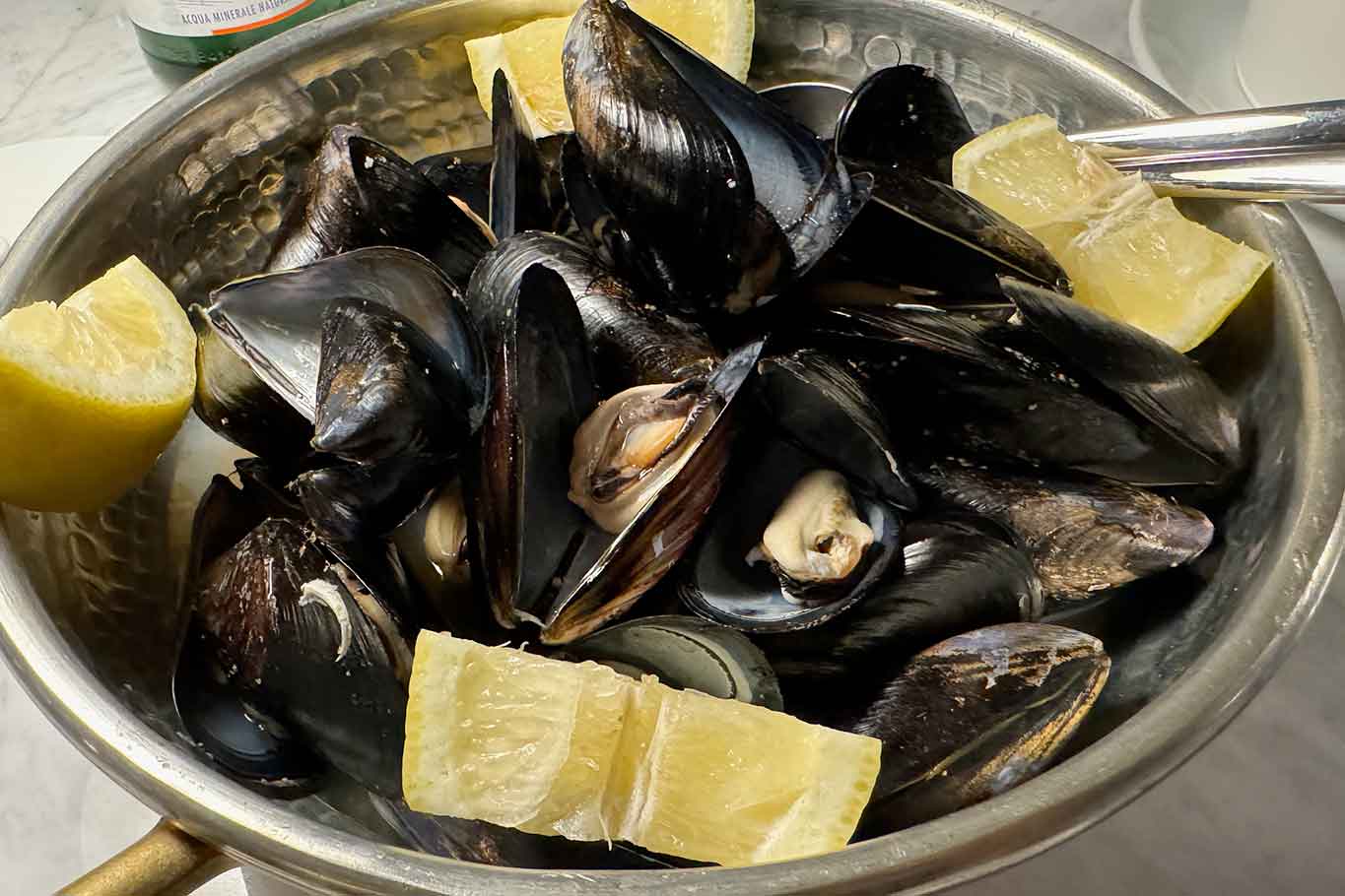 Come riconoscere cozze fresche e buone e fare l&#8217;impepata perfetta