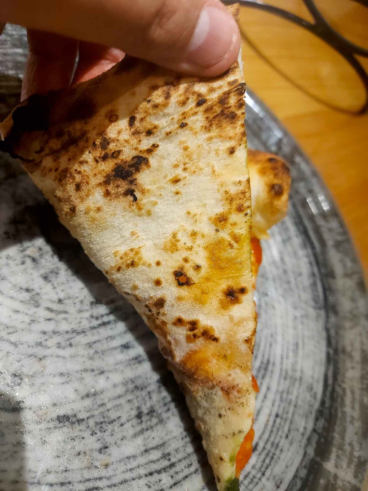 la cottura della pizza filetto di pomodoro di Marco D'Elia della pizzeria Gli Esposito a Salerno