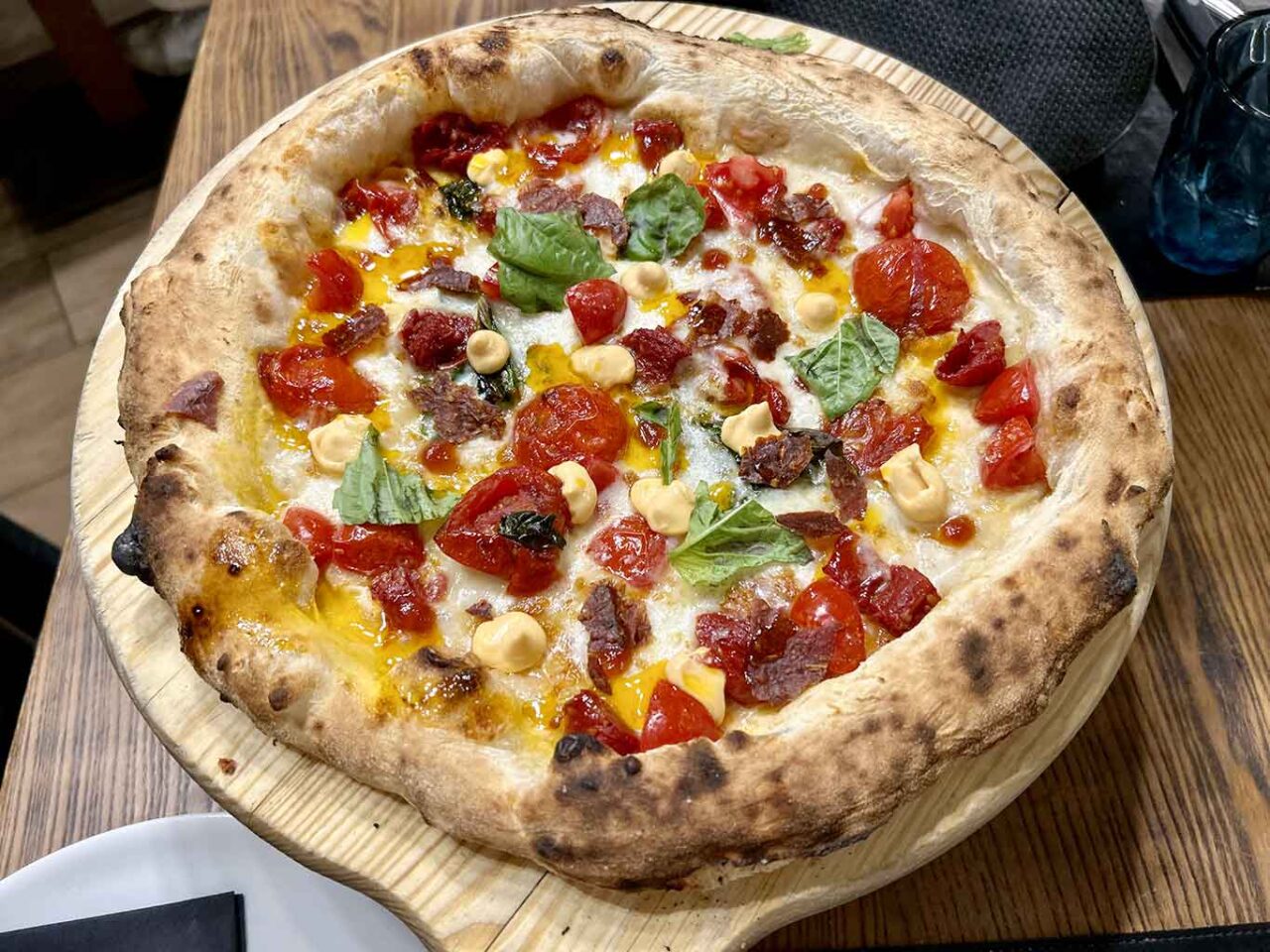 La pizza filetto di pomodoro di Francesco Martucci della pizzeria I Masanielli a Caserta