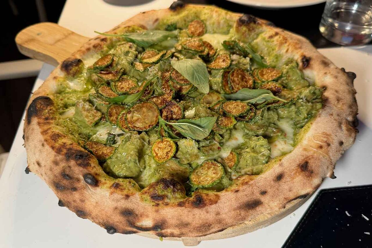 La pizza Nerano di Davide Ruotolo della pizzeria Palazzo Petrucci a Napoli