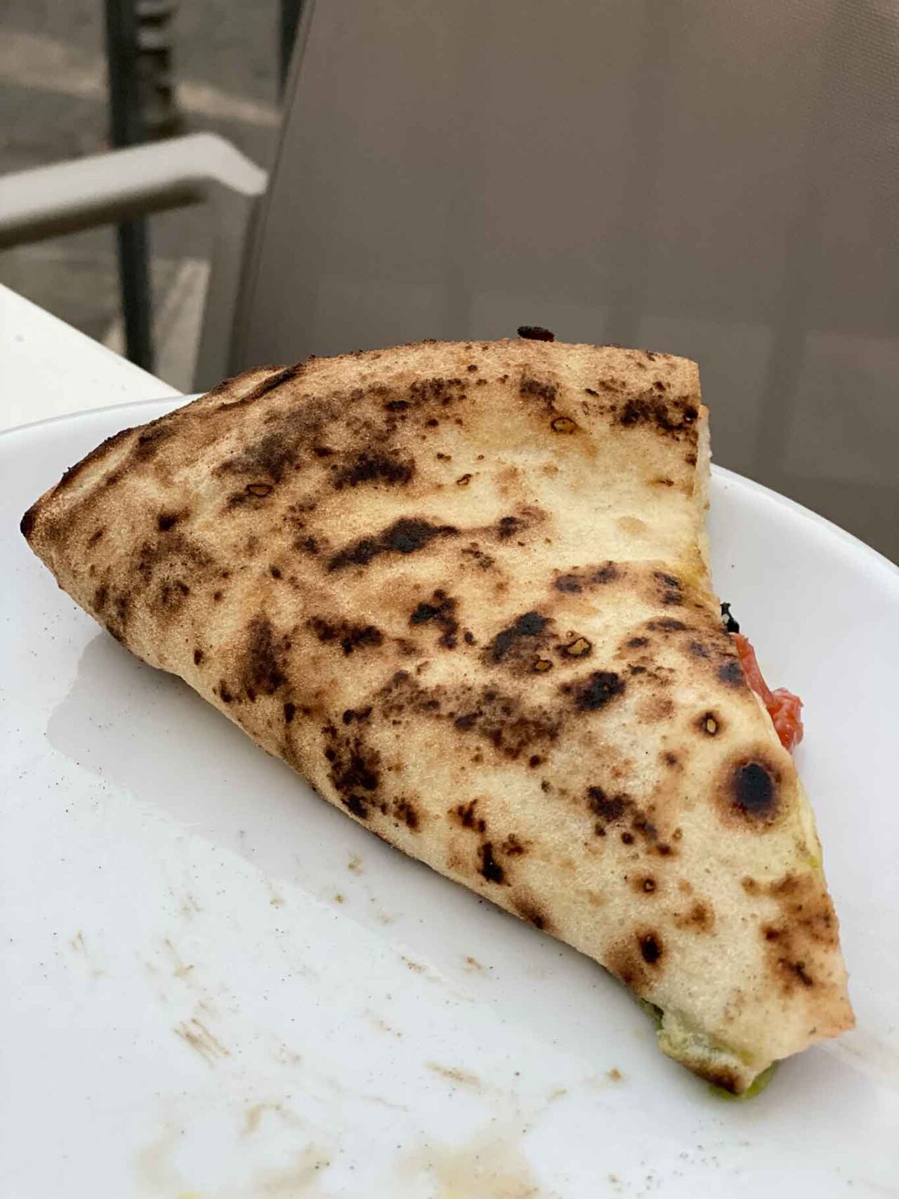 La pizza filetto di pomodoro di Davide Ruotolo della pizzeria Palazzo Petrucci a Napoli