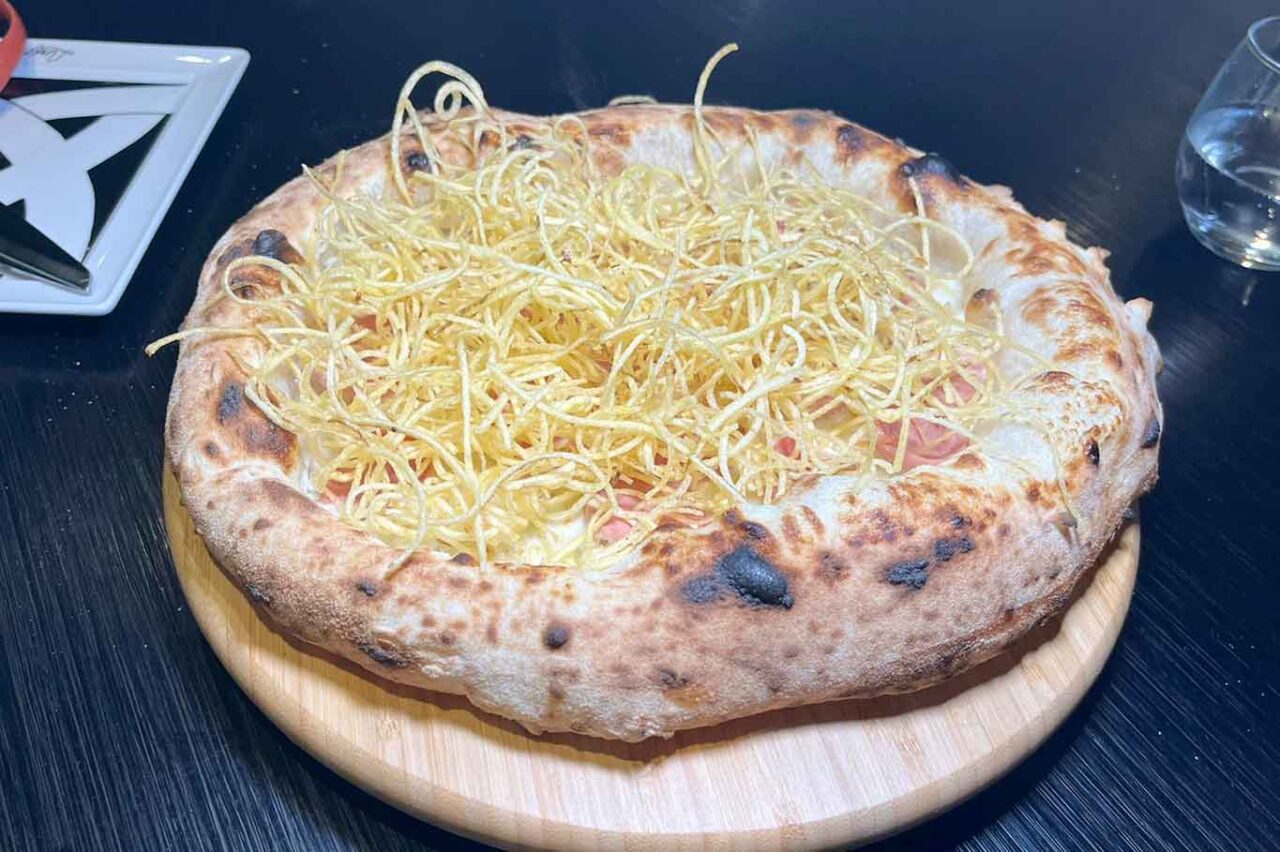 pizzeria Salvatore Lioniello a Succivo pizza ritorno bambino wurstel e patatine