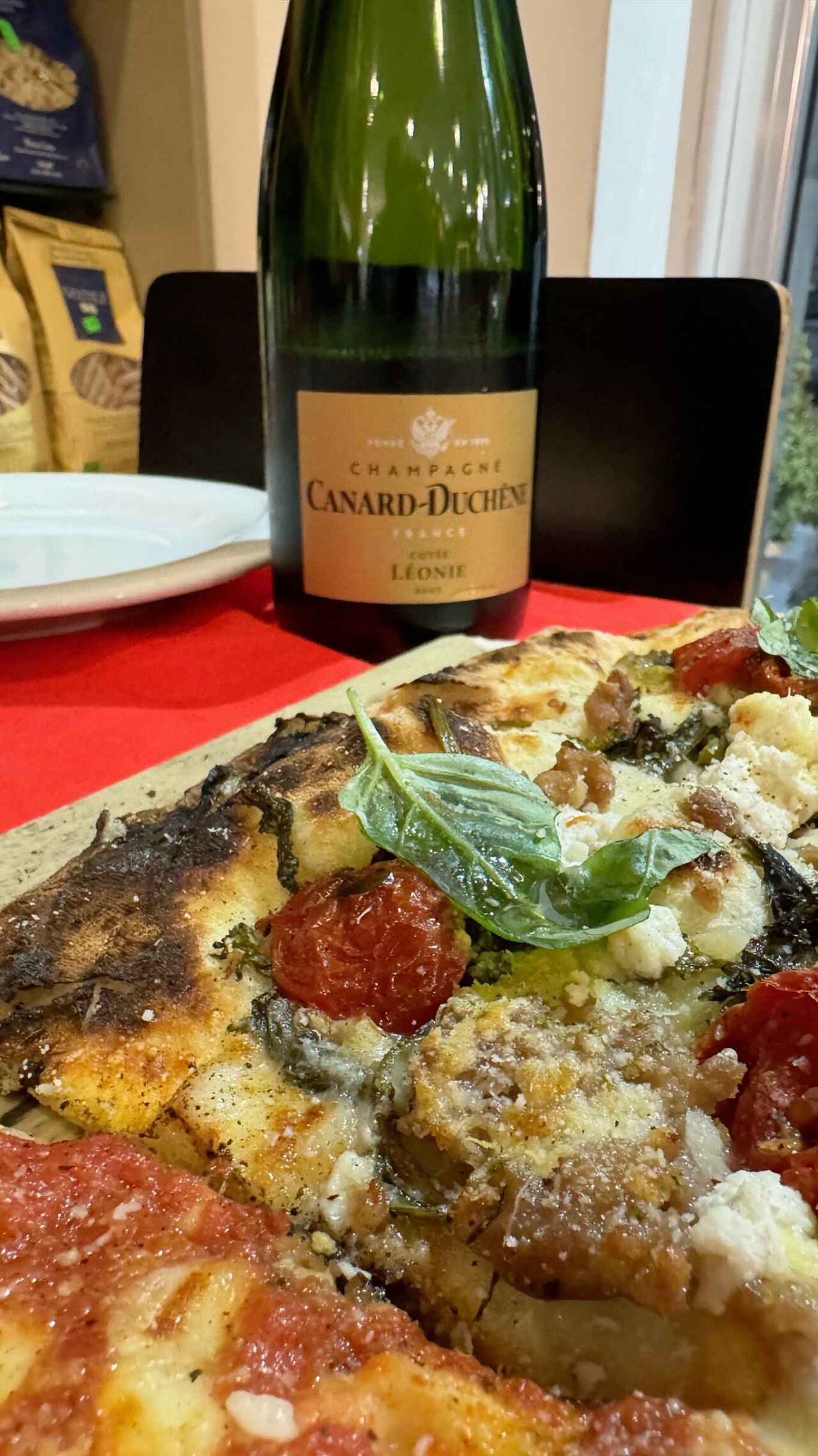 pizza e champagne di Noschese Bakery a Pontecagnano