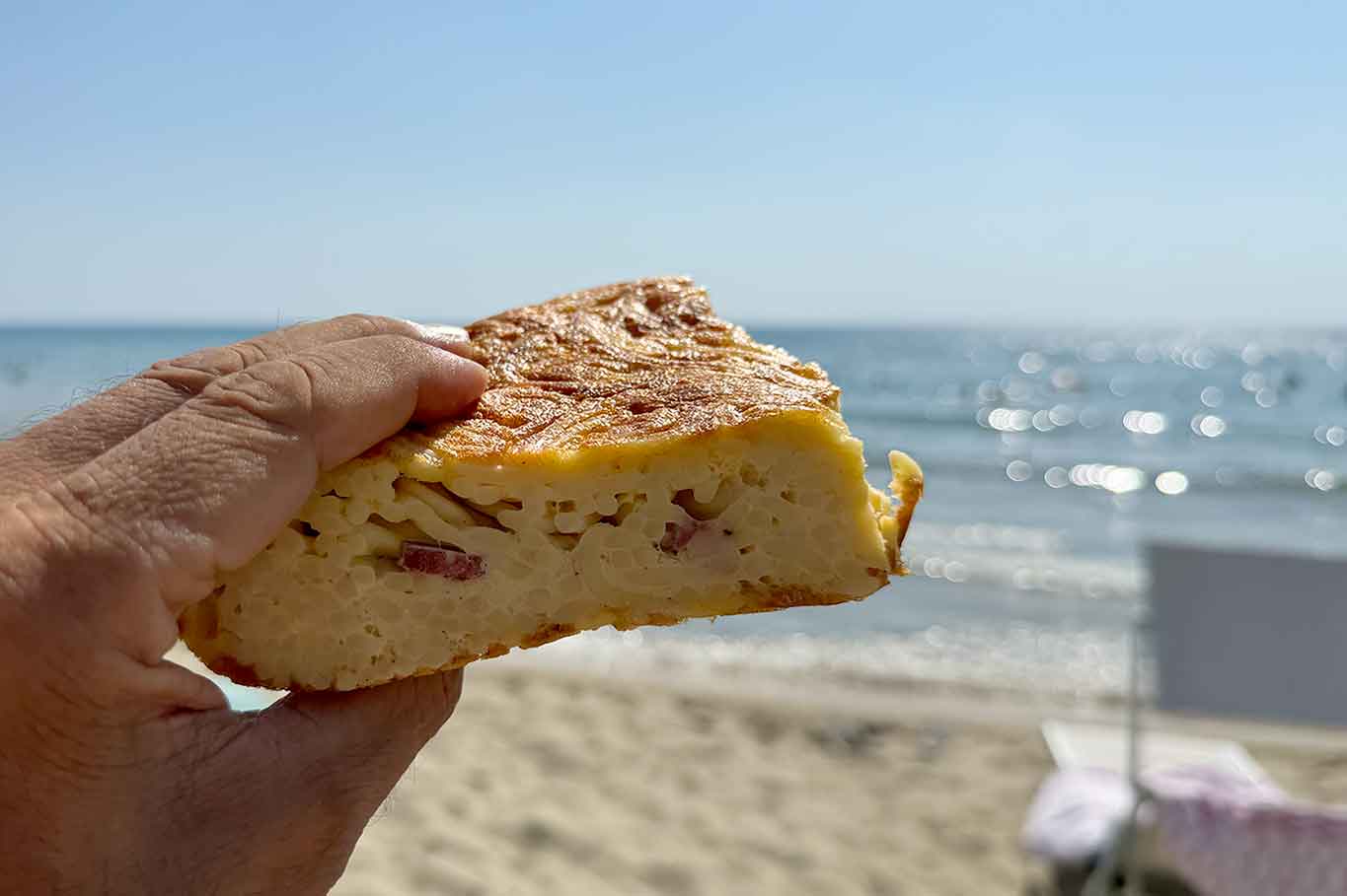 Sciopero dei balneari il 9 agosto: frittata di pasta libera per tutti