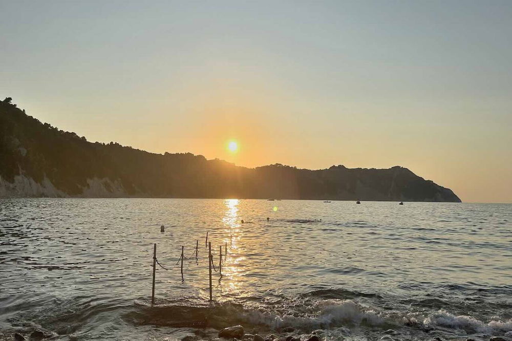 portonovo al tramonto