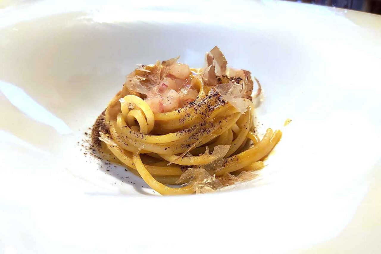 gli spaghetti con crostacei della trattoria La Bottega dell'Artista a Castelforte vicino Latina 