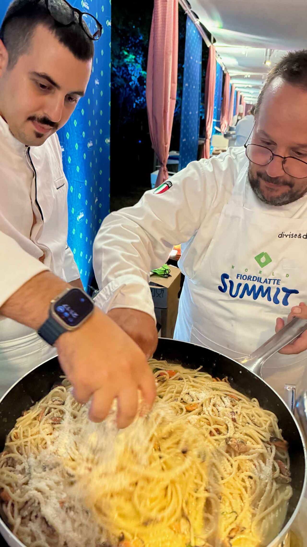 gli spaghetti caciocavallo cozze e basilico al Fiordilatte Summit 2024 festa anche della pizza di Latteria Sorrentina 