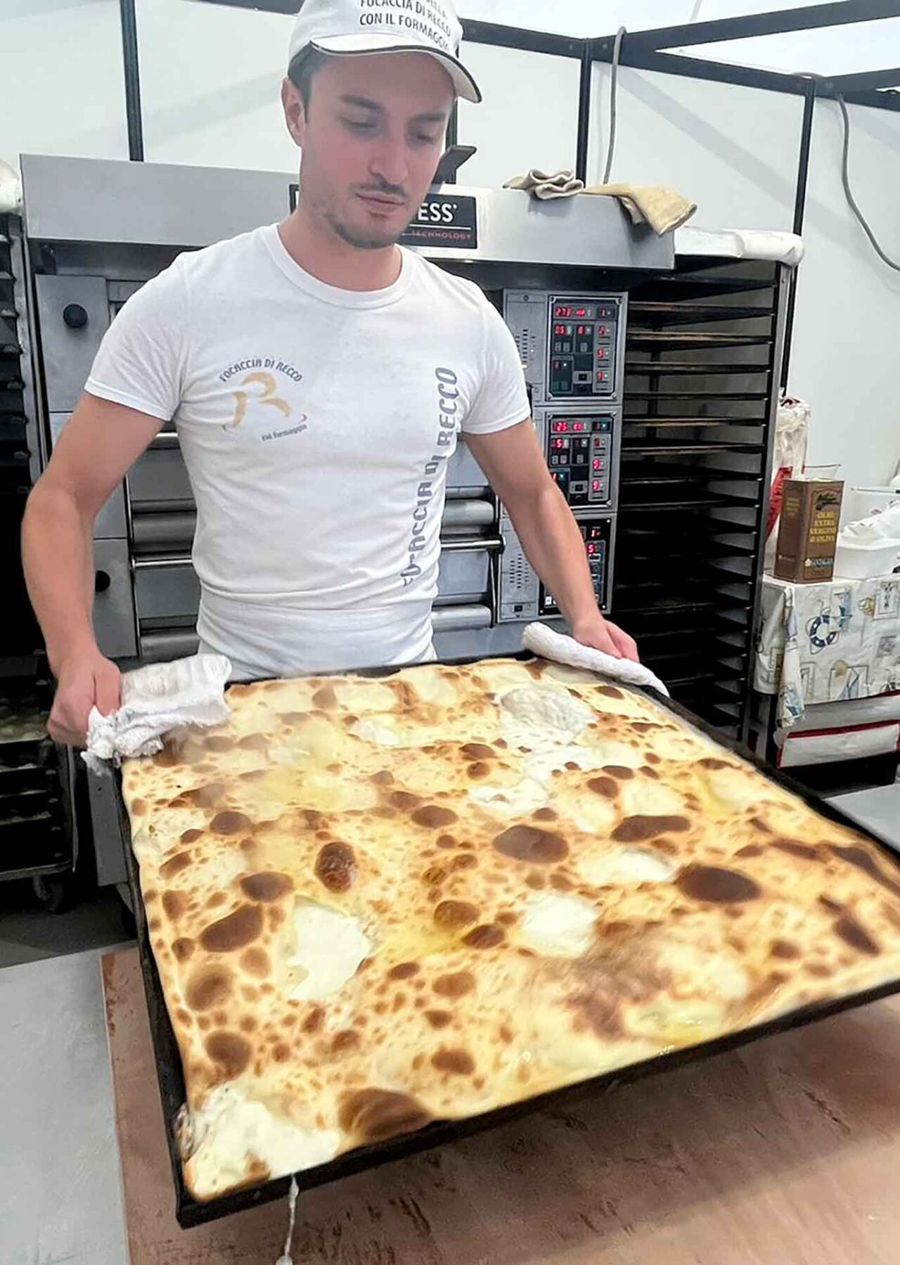 street food al Salone del Gusto di Torino: focaccia di recco