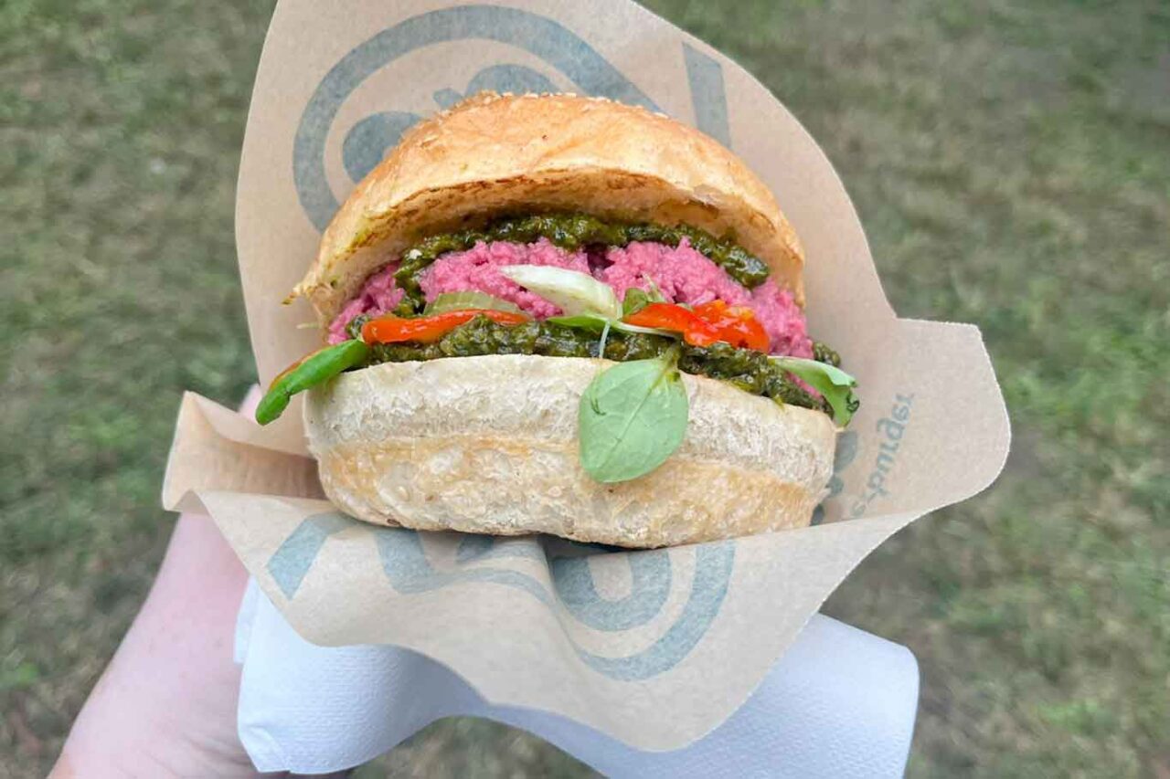 street food al Salone del Gusto di Torino: panino vegano