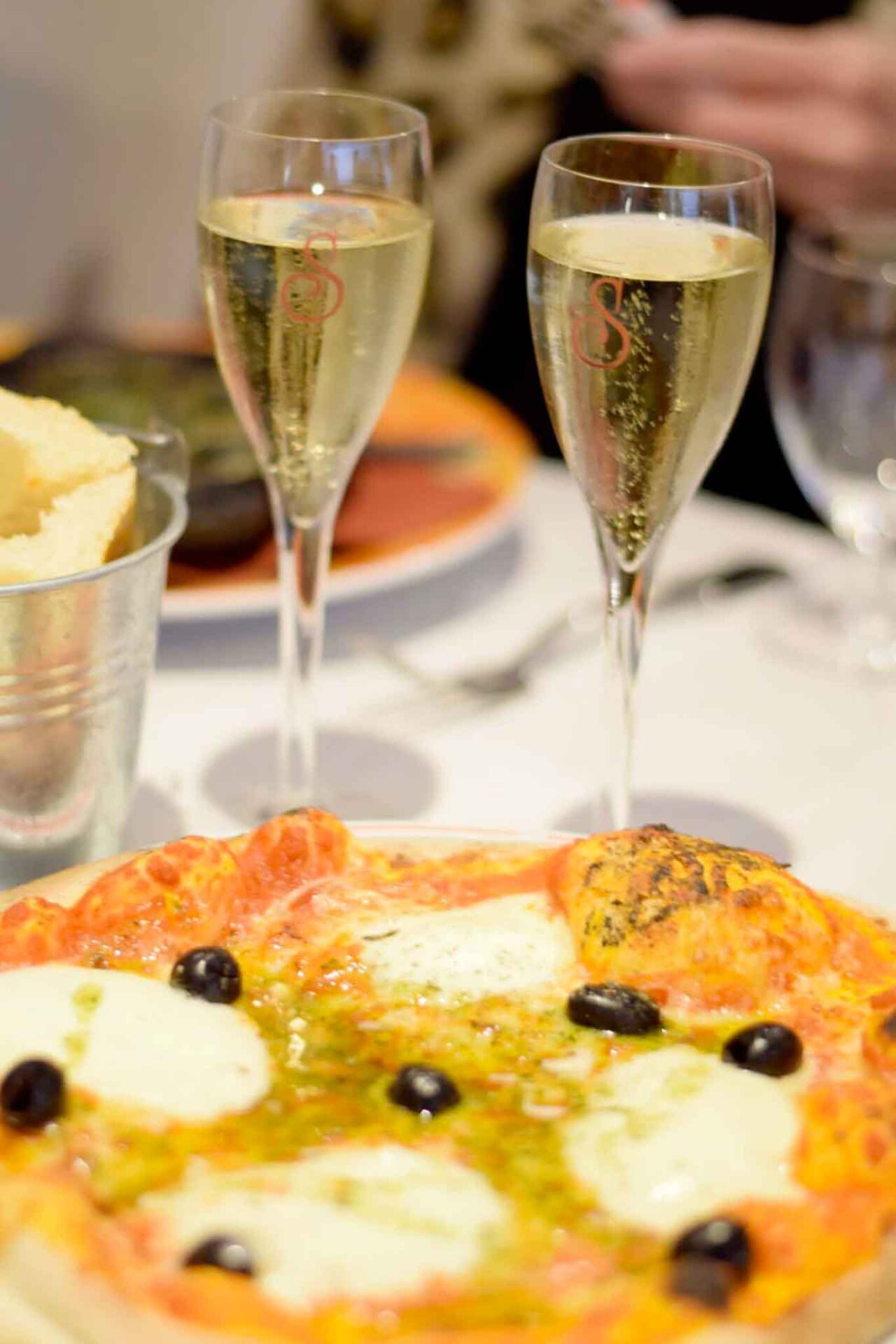 pizza allo champagne Dom Perignon a 1500 euro