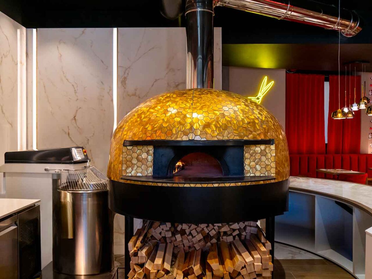 il forno della pizzeria Da Zero a Milano in Porta Venezia