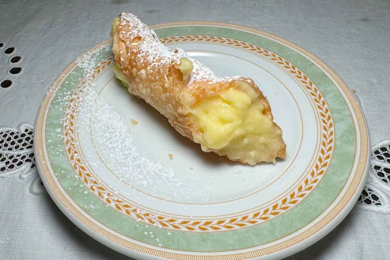 il cannolo del ristorante Genuini Cilento a San Mauro Cilento 