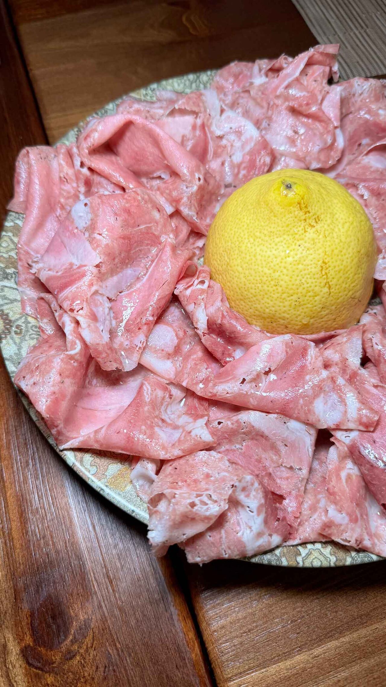 la coppa di testa di Divineria enogastronomia con tavoli a Salerno