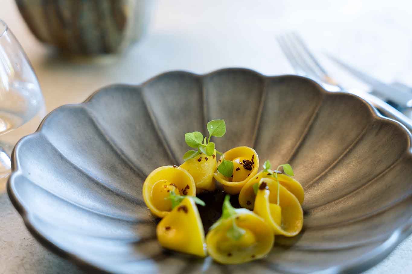 Tortelli con panna e formaggio inglese