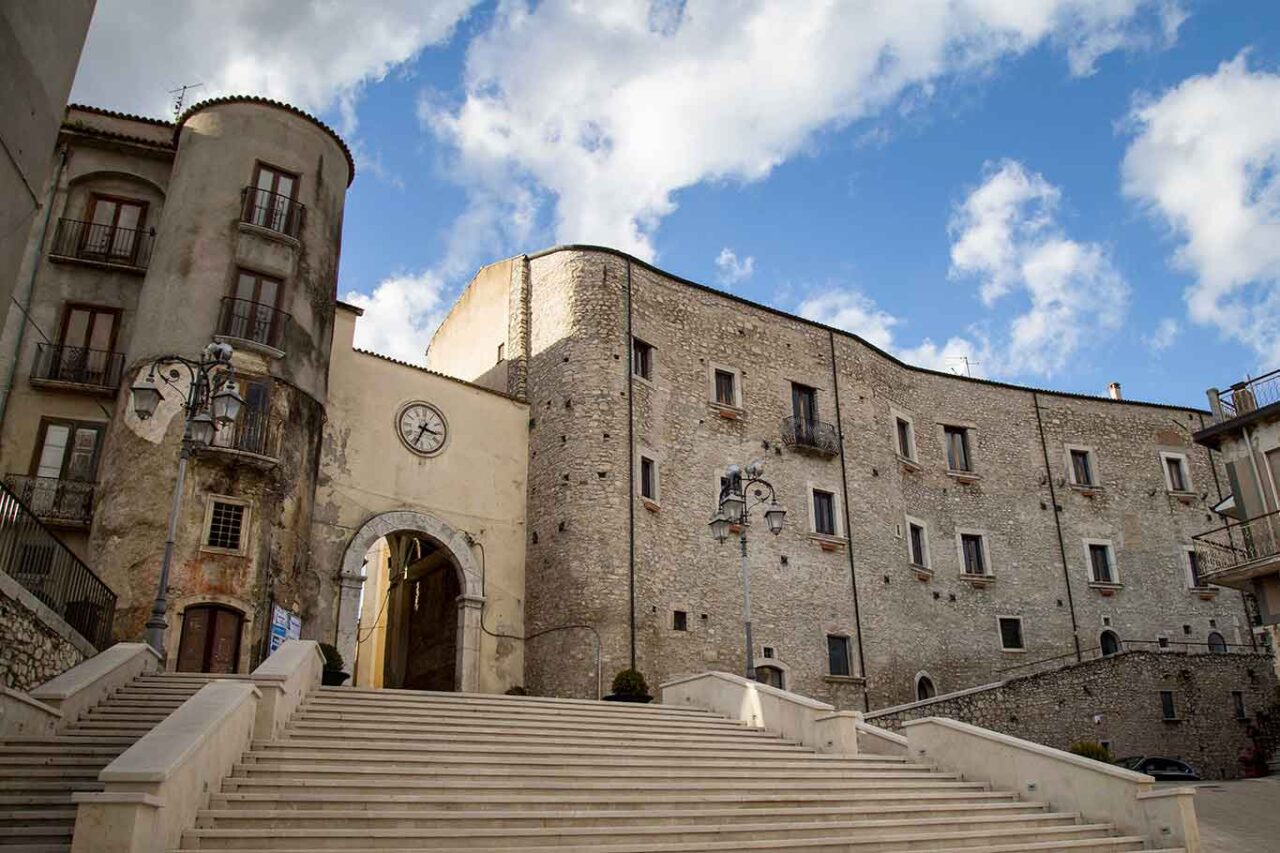 il castello di Taurasi ospita la cena di Entroterra 2024