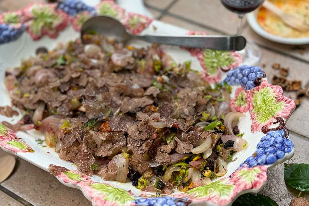 funghi e tartufo di Colliano in attesa della pecora alla brace