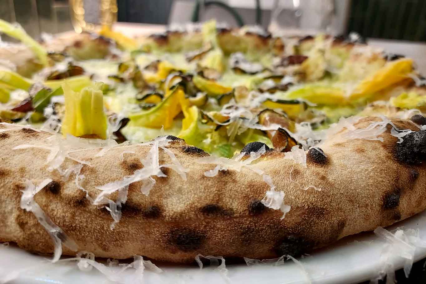 Pizzeria Antitesi a Frascati, recensione della pizza contemporanea