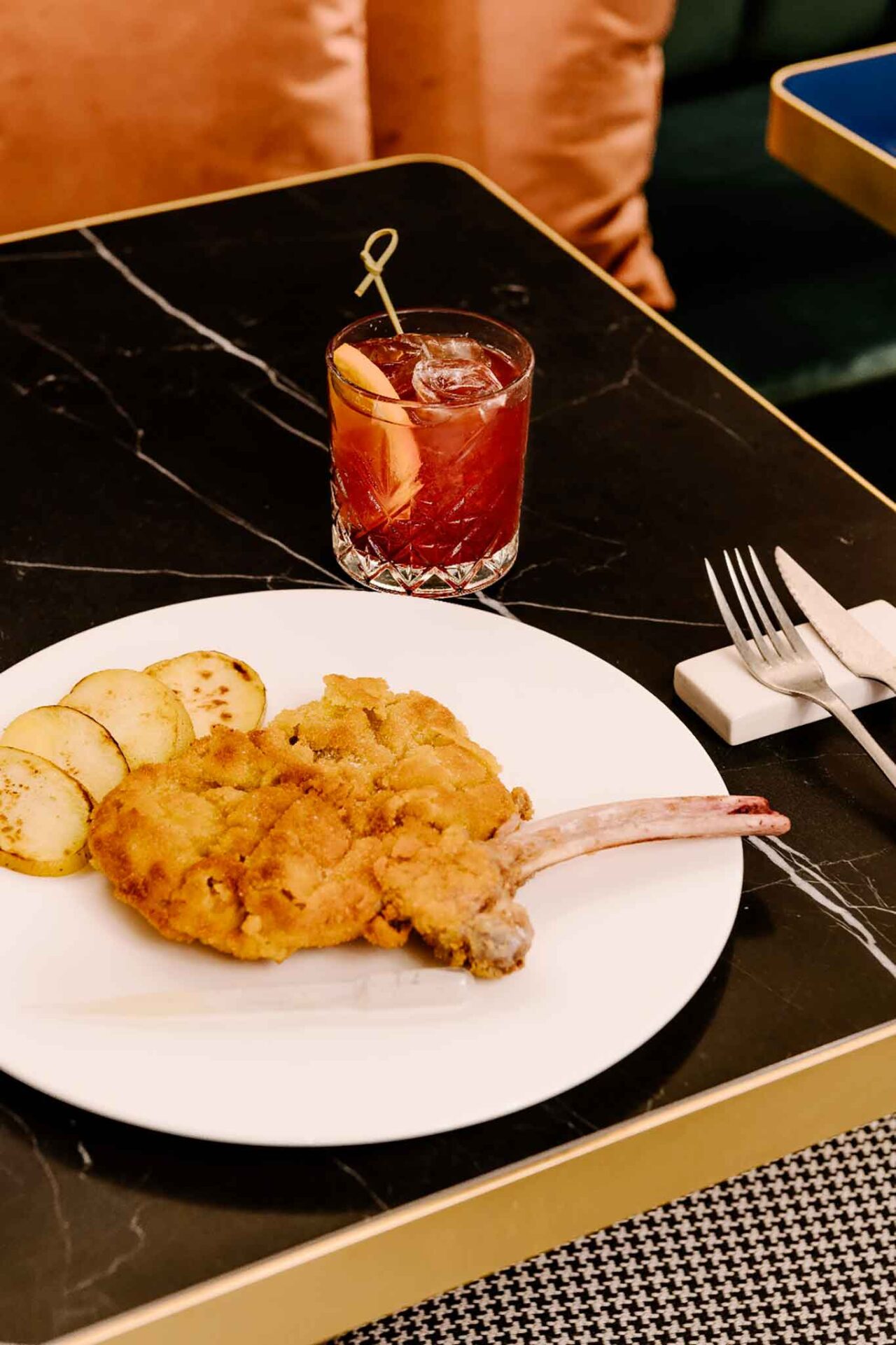 la cotoletta del ristorante Clotilde Brera a Milano 