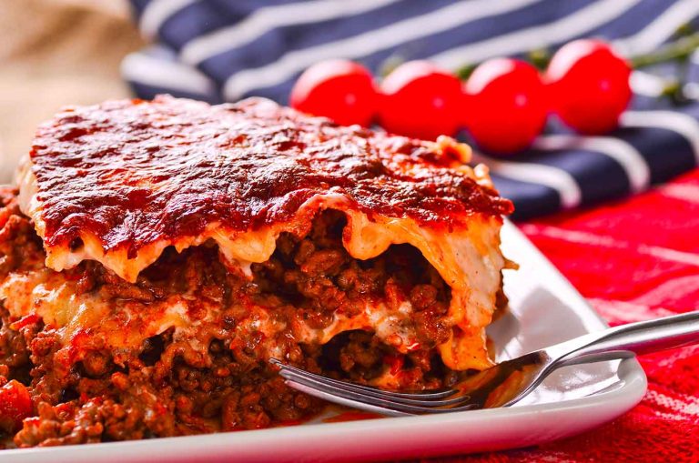 Lasagne alla bolognese di Gennaro Esposito:  regina besciamella