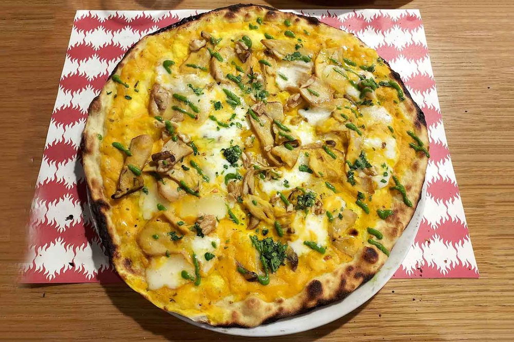 la pizza zucca e funghi della pizzeria Fornace Stella & Muscas a Roma 