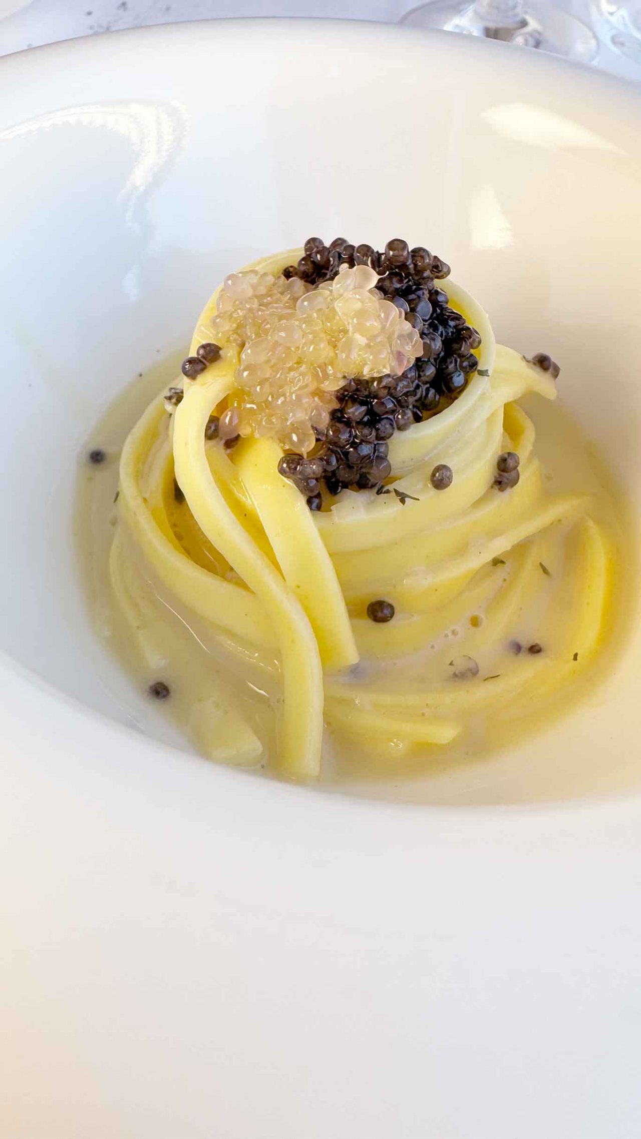 i tagliolini burro e caviale del ristorante Golden View a Firenze 