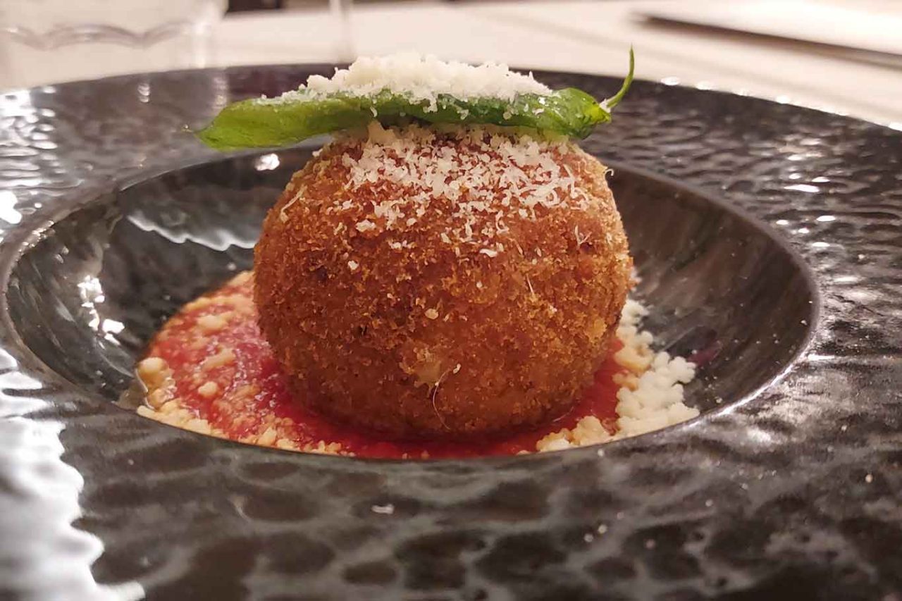 il bob bon di parmigiana del ristorante pizzeria La Valle del Sacco al quartiere Ostiense a Roma