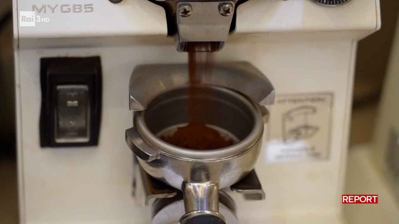 Report Caffè Napoli: macinare al momento