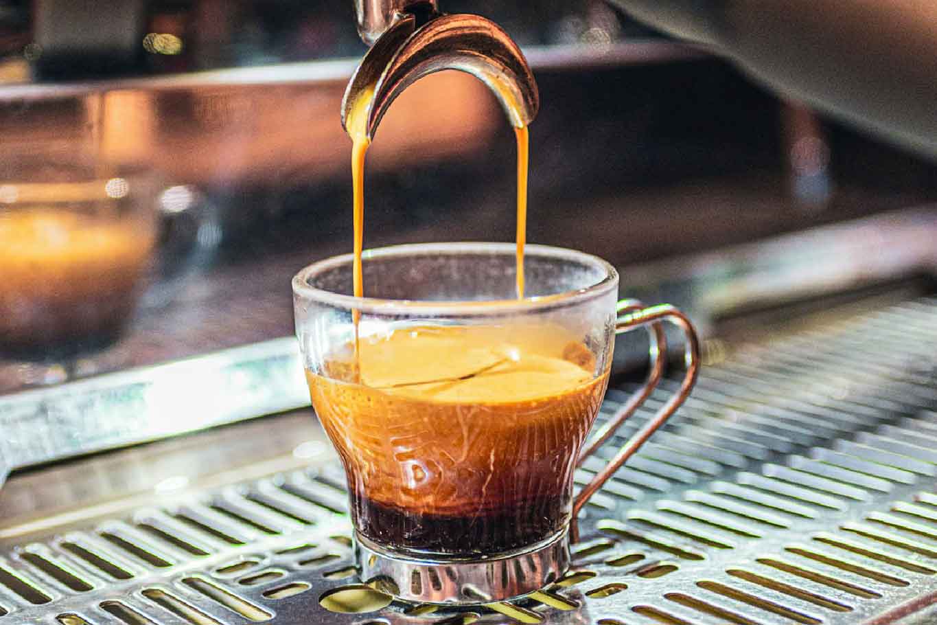 Caffè a Milano: lo specialty di Cartoline fa dimenticare il copertone