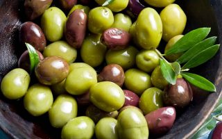 Le 14 migliori olive da tavola 2024 anche per le tavole delle feste