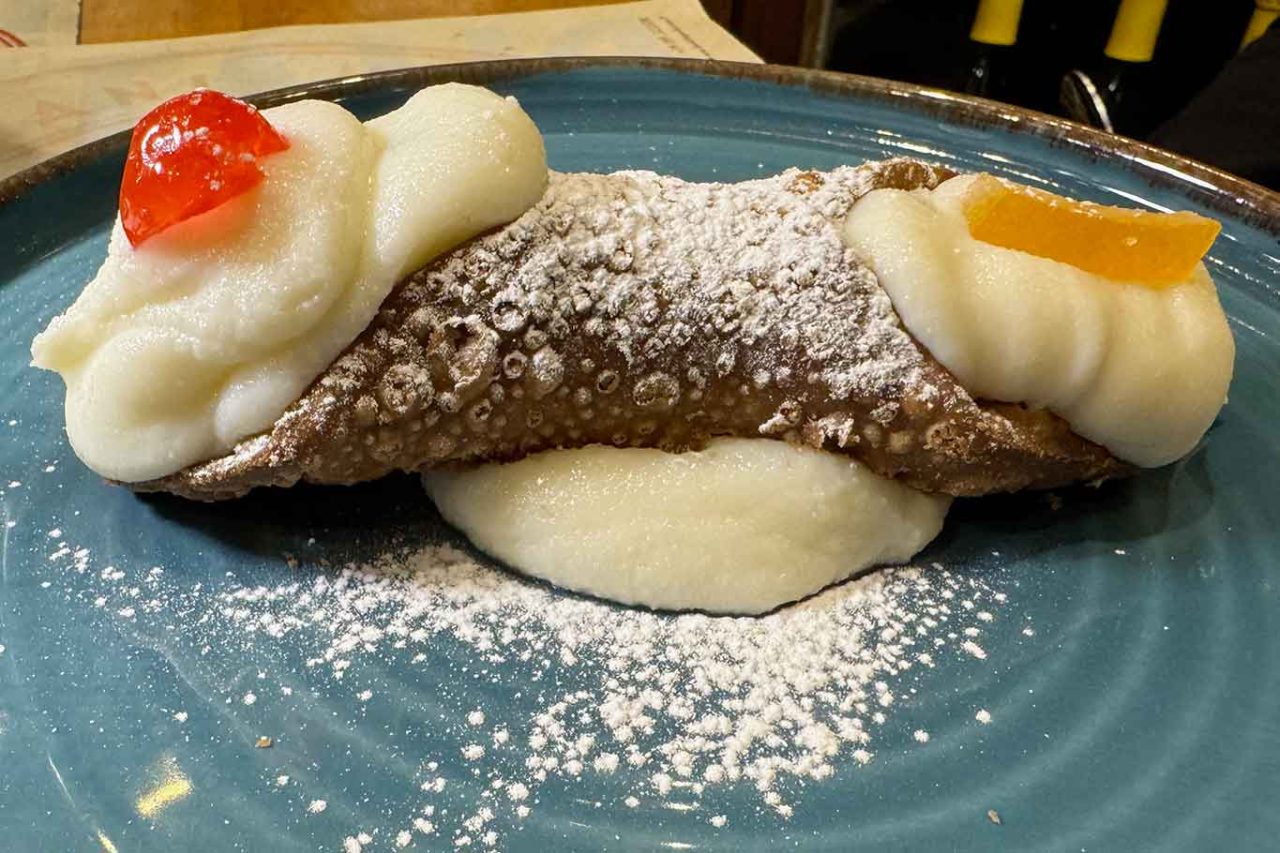 il cannolo di Buatta Cucina Popolana a Palermo 