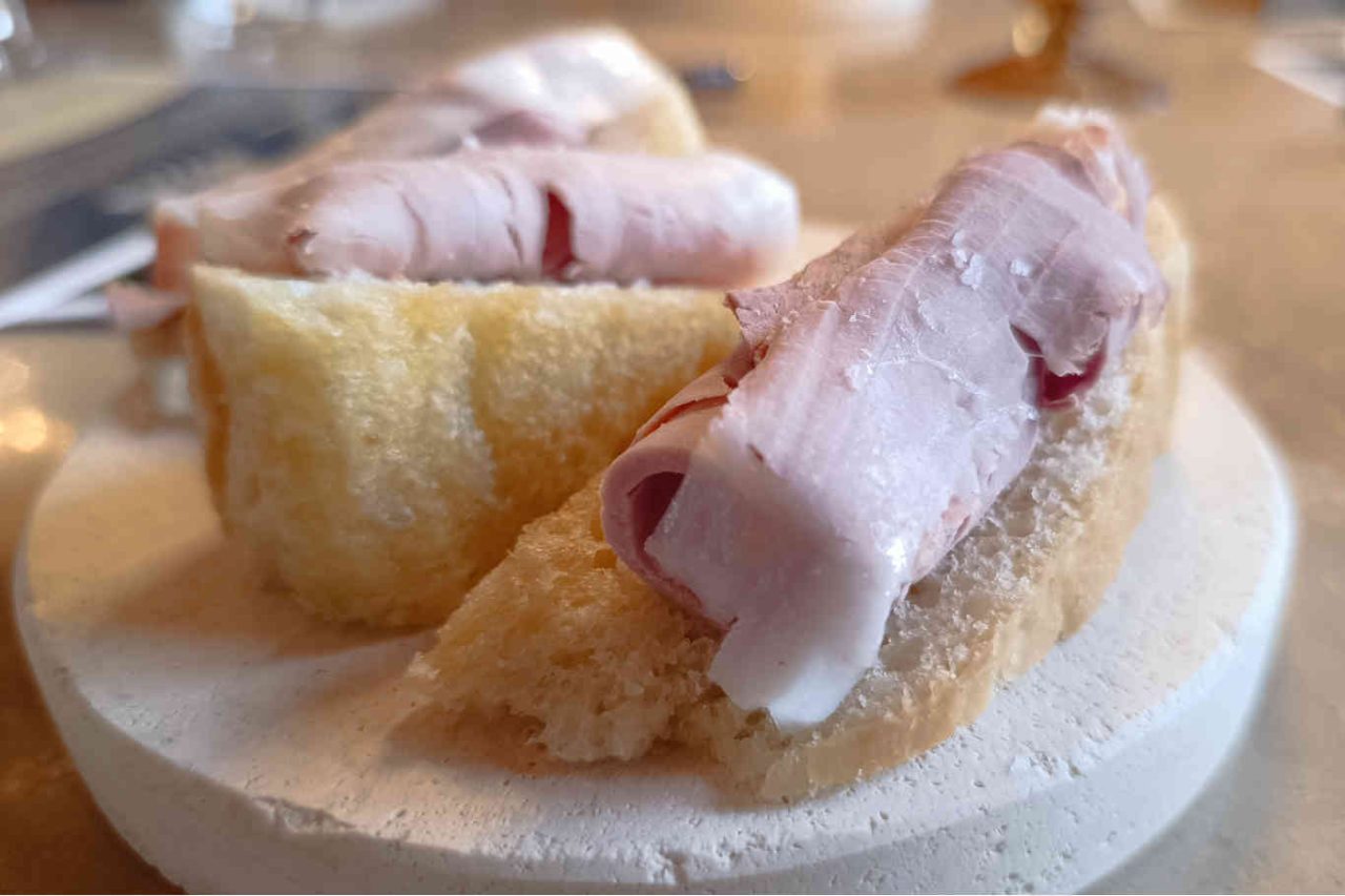 Ciaccino con prosciutto cotto di cinta senese Bezzini, La Sosta del Cavaliere