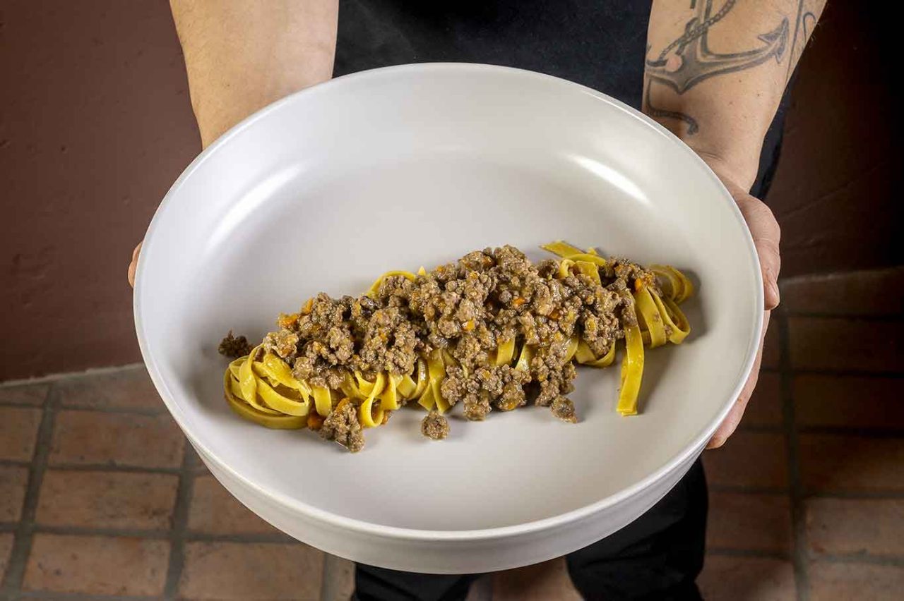 le tagliatelle con il ragù di polpo dell'Osteria Ippolito a Fiumicino 