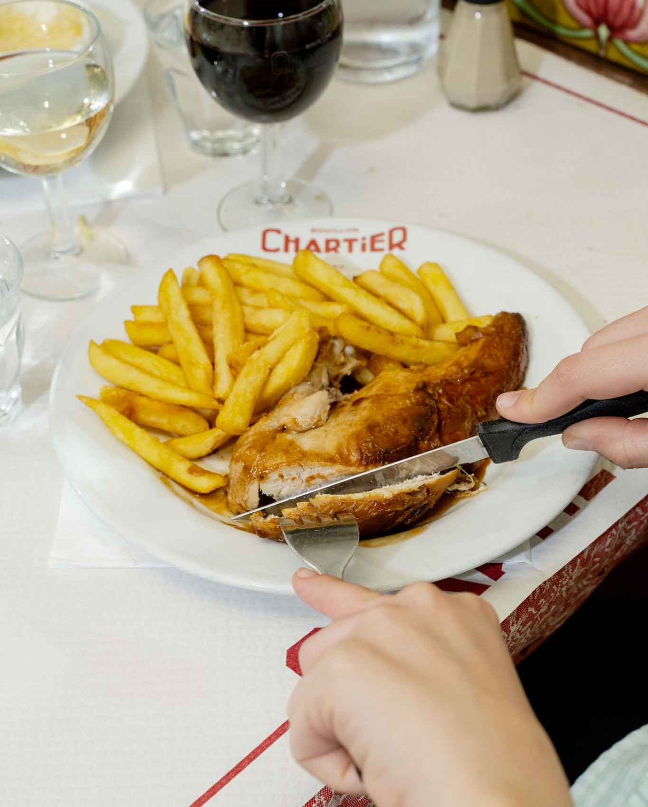 il pollo arrosto della brasserie Bouillon Chartier a rue du Faubourg Montmartre a Parigi 