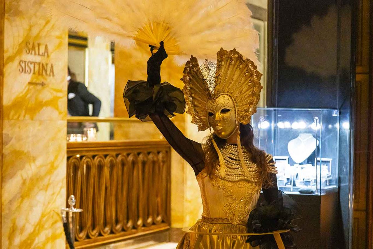 la festa a Roma che ha anticipato il Carnevale di Venezia