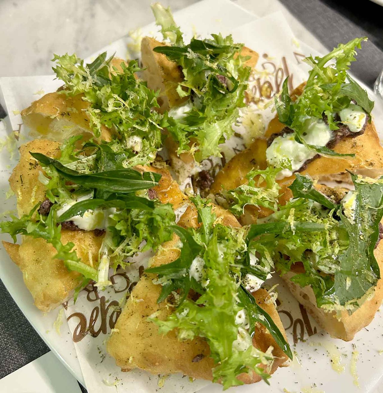 la pizza fritta Contaminazione della pizzeria Pepe in Grani a Caiazzo