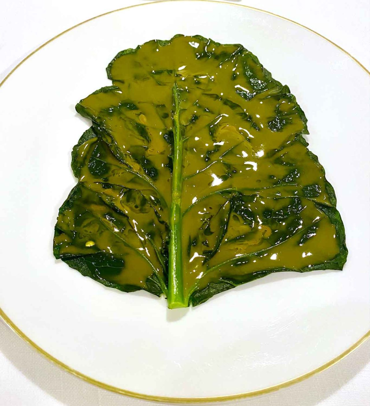 foglia di broccolo al ristorante Reale di Niko Romito 