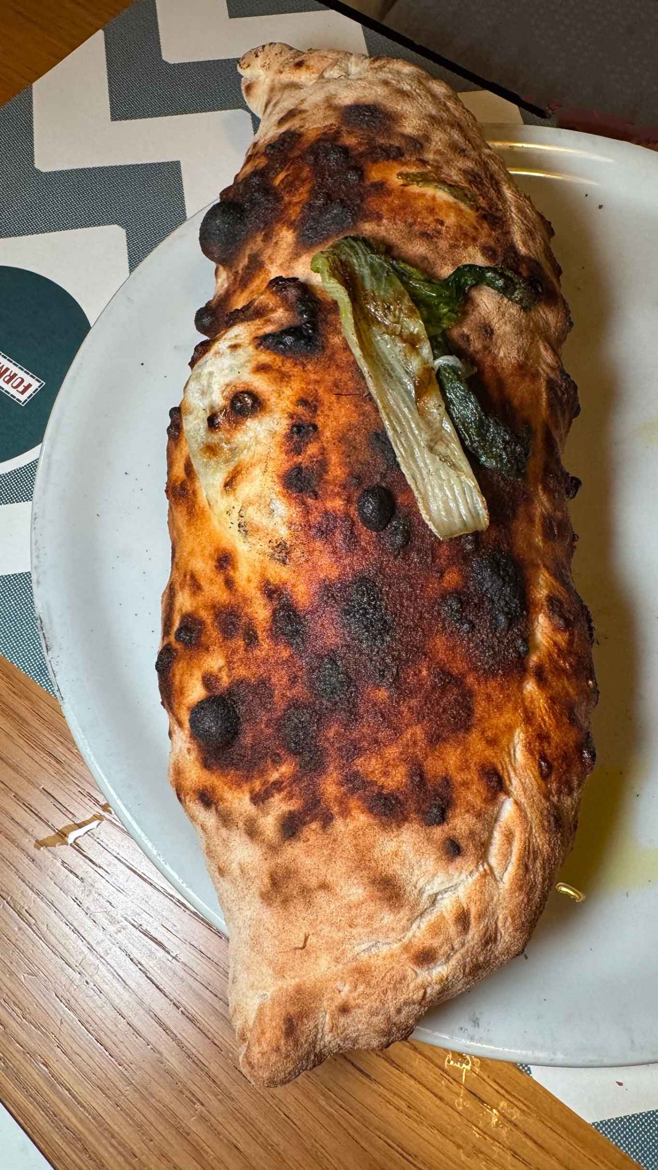 il calzone ripieno della pizzeria Fornace Stella & Muscas a Roma