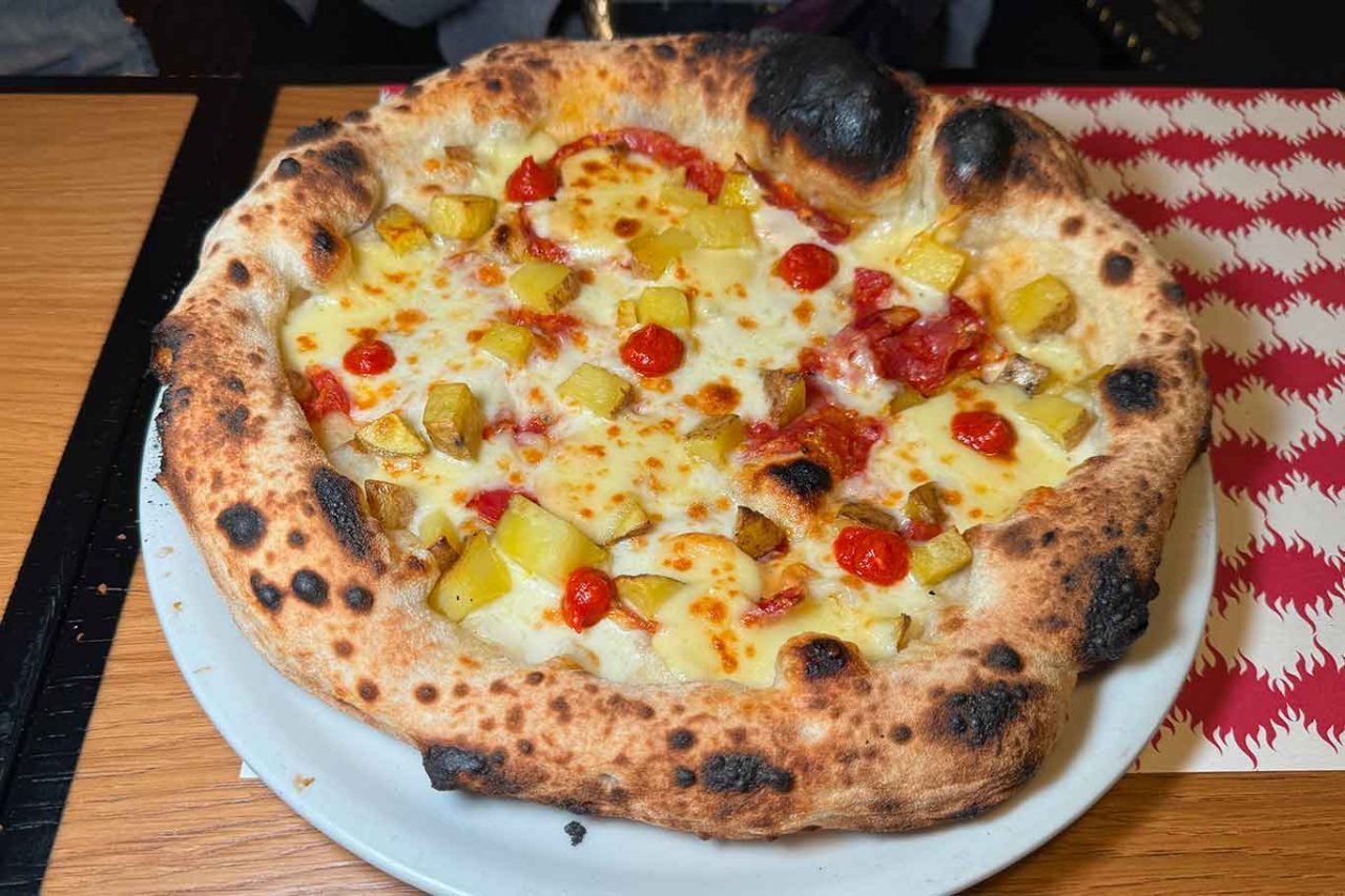 la pizza Calabrese della pizzeria Fornace Stella & Muscas a Roma