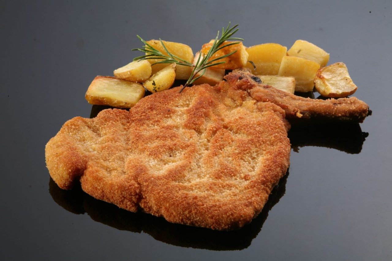 costoletta di vitello alla milanese con patate al rosmarino