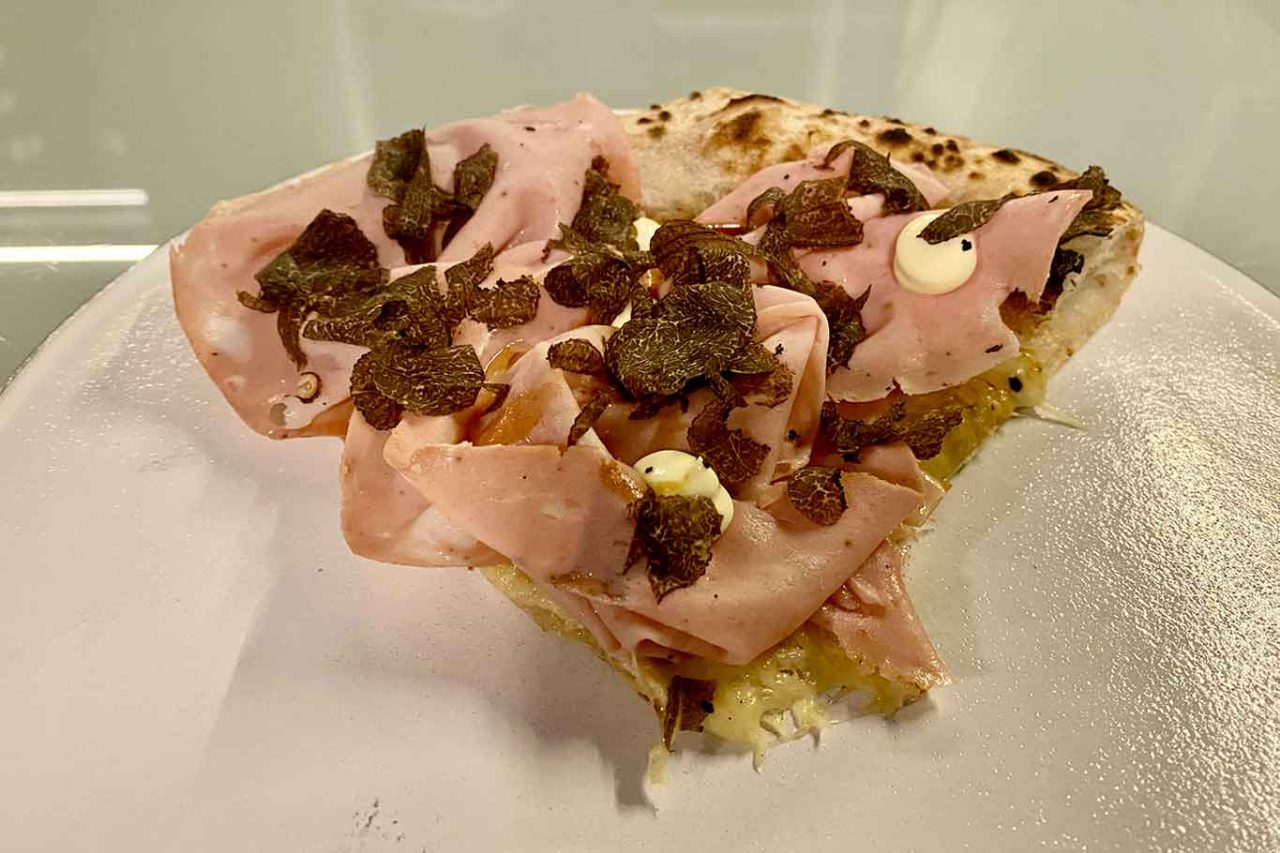 Pane e Mortadella della pizzeria Confine a Milano 