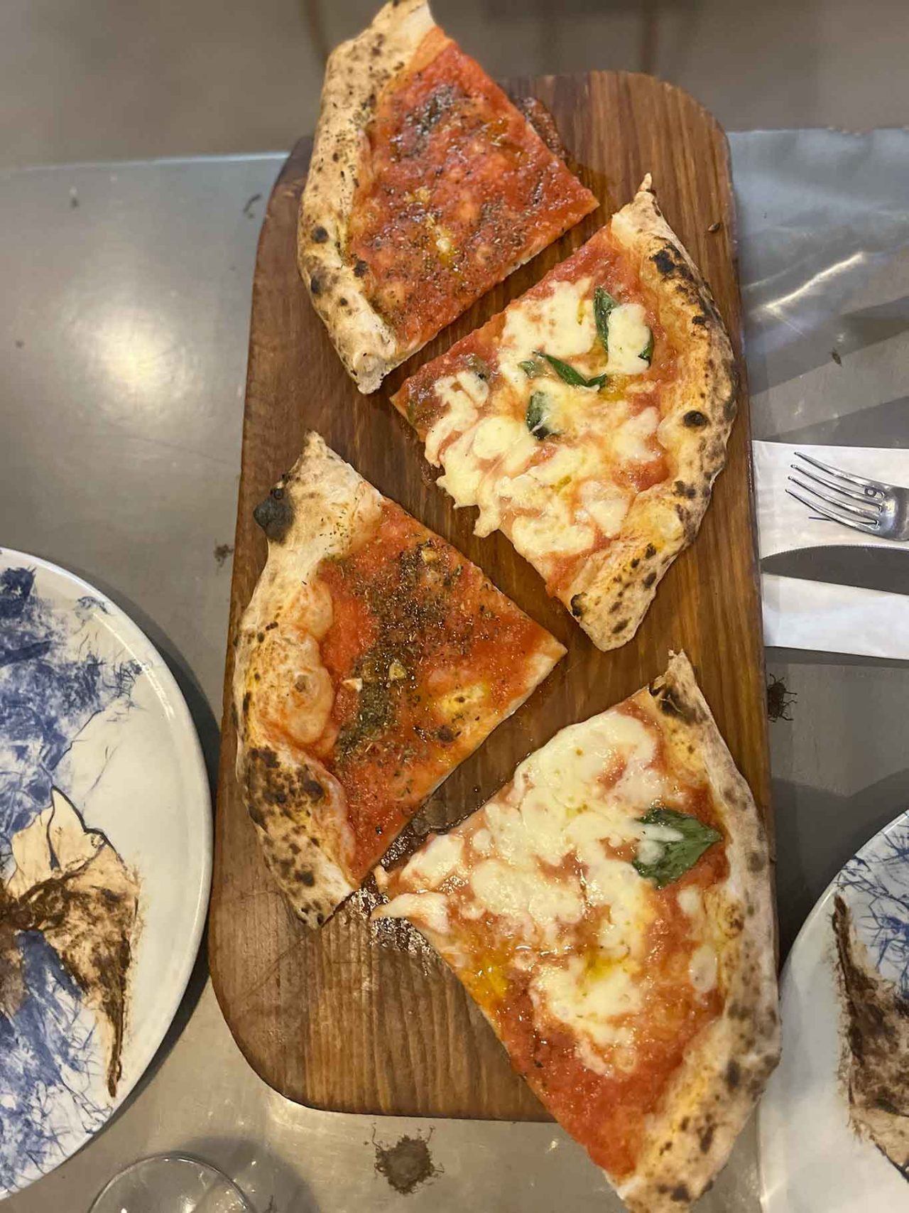 pizza margherita e marinara della pizzeria La Masardona a Roma 