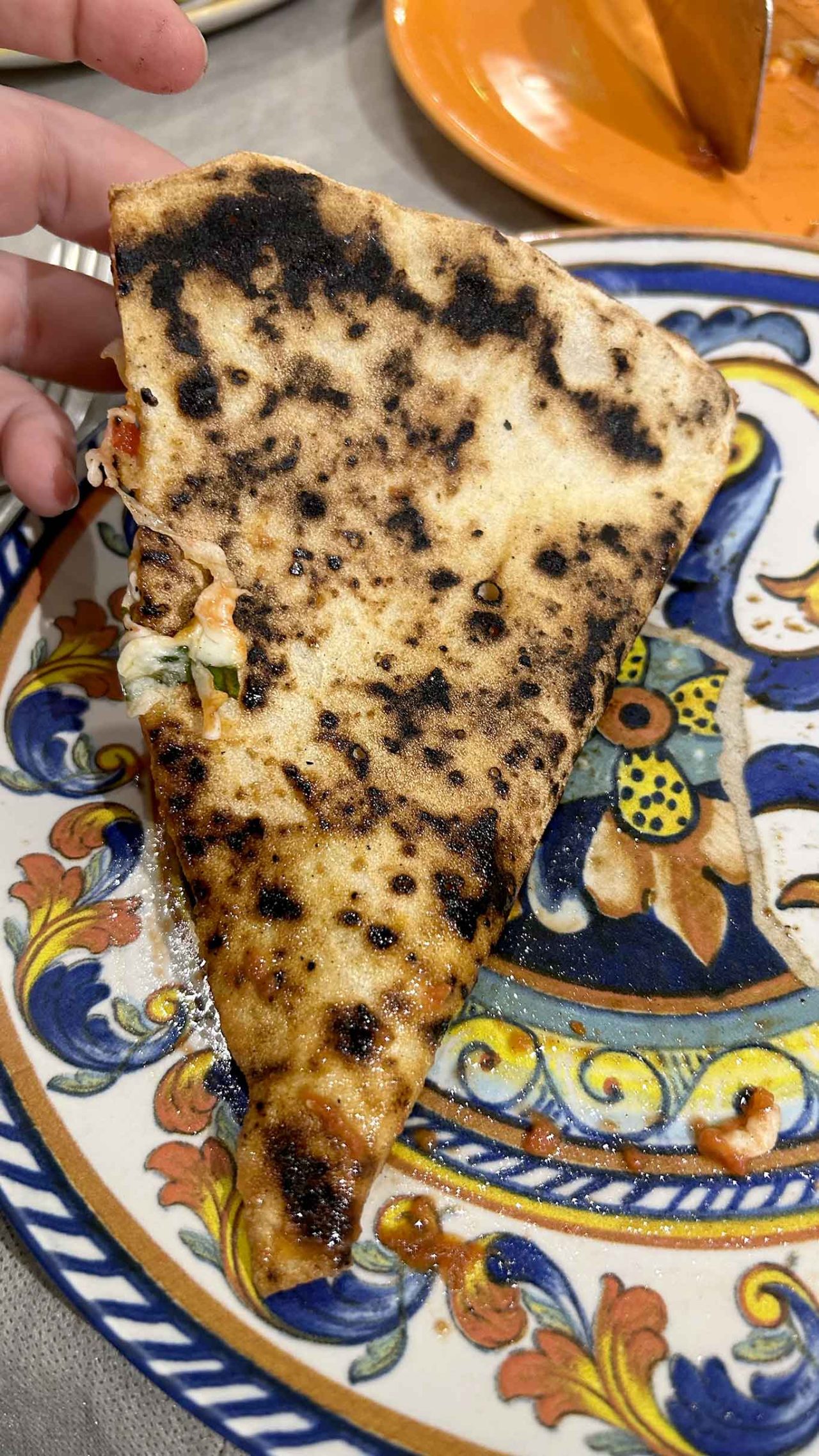 la cottura della margherita della pizzeria Lombardi 1892 in piazza Cavour a Napoli 