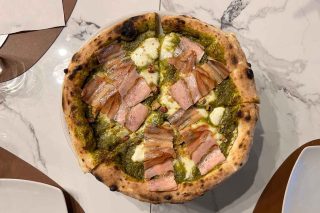 Nanninella a Poggiomarino: la pizza salsiccia e friarielli è speciale