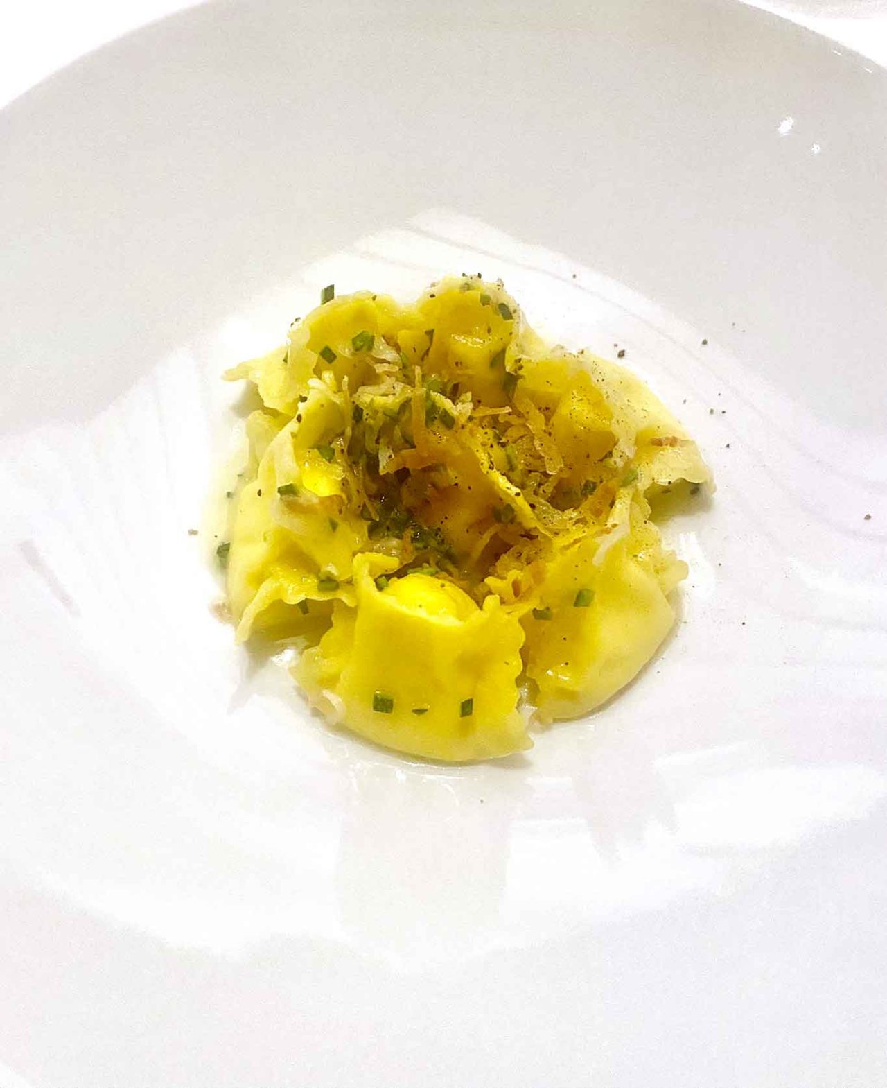 i famosi fagottelli di carbonara al ristorante 3 stelle Michelin La Pergola di Roma con Heinz Beck