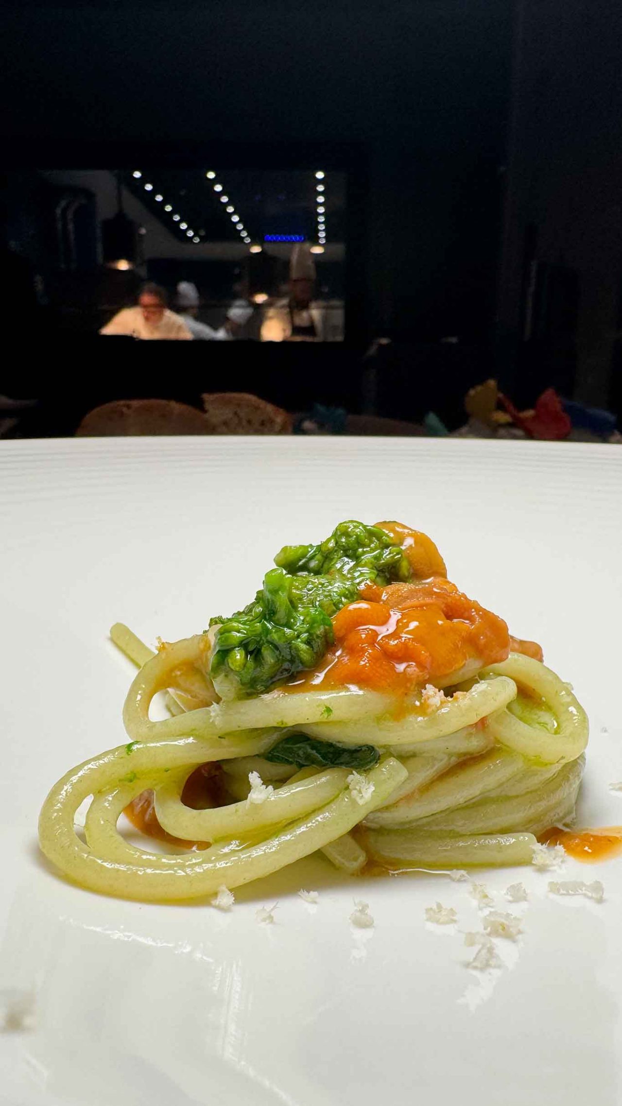 gli spaghetti friarielli e ricci di mare del ristorante Palazzo Petrucci a Napoli 