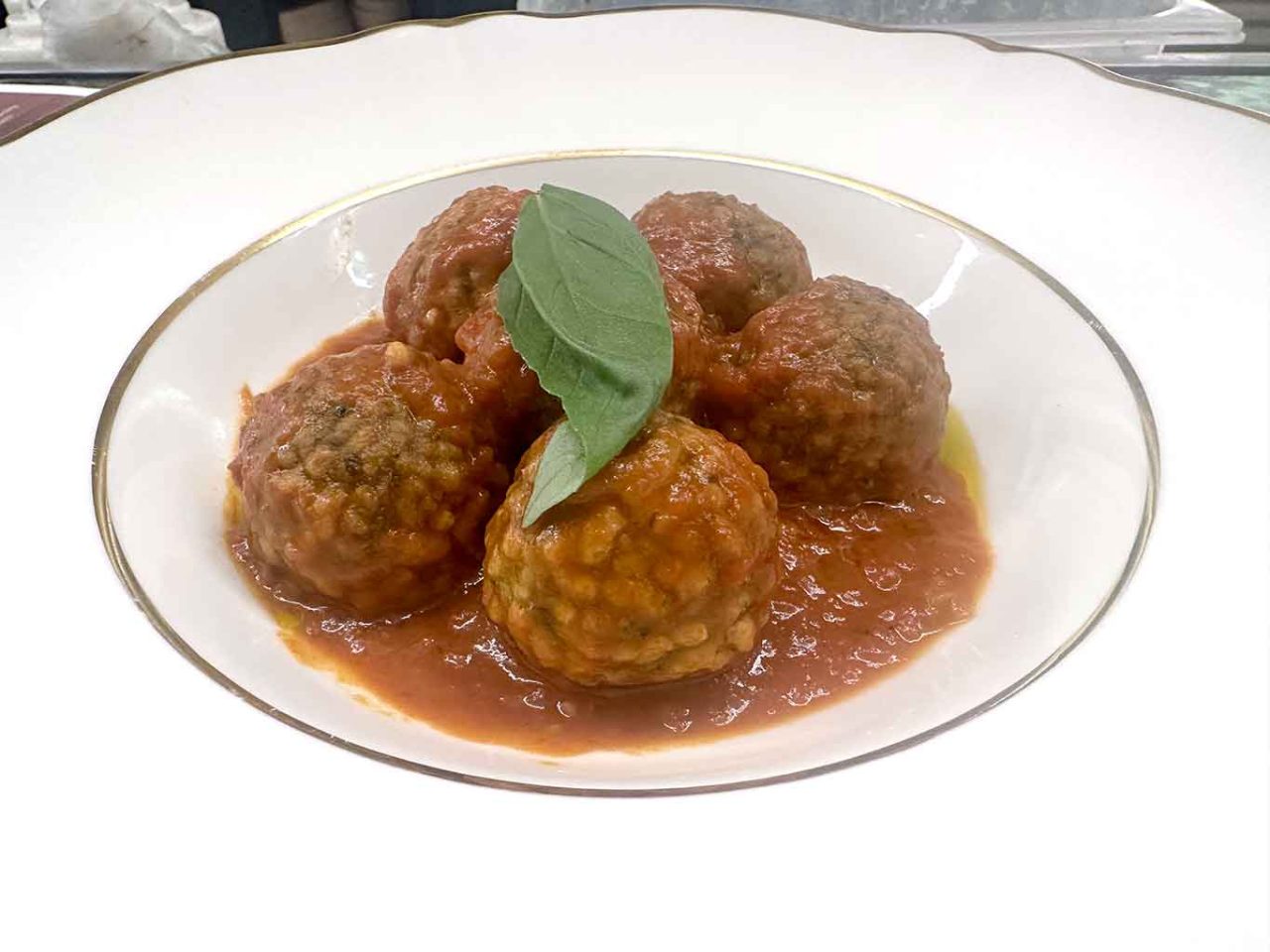 le polpette al sugo del ristorante vegano Linfa da Visionnaire a Milano 