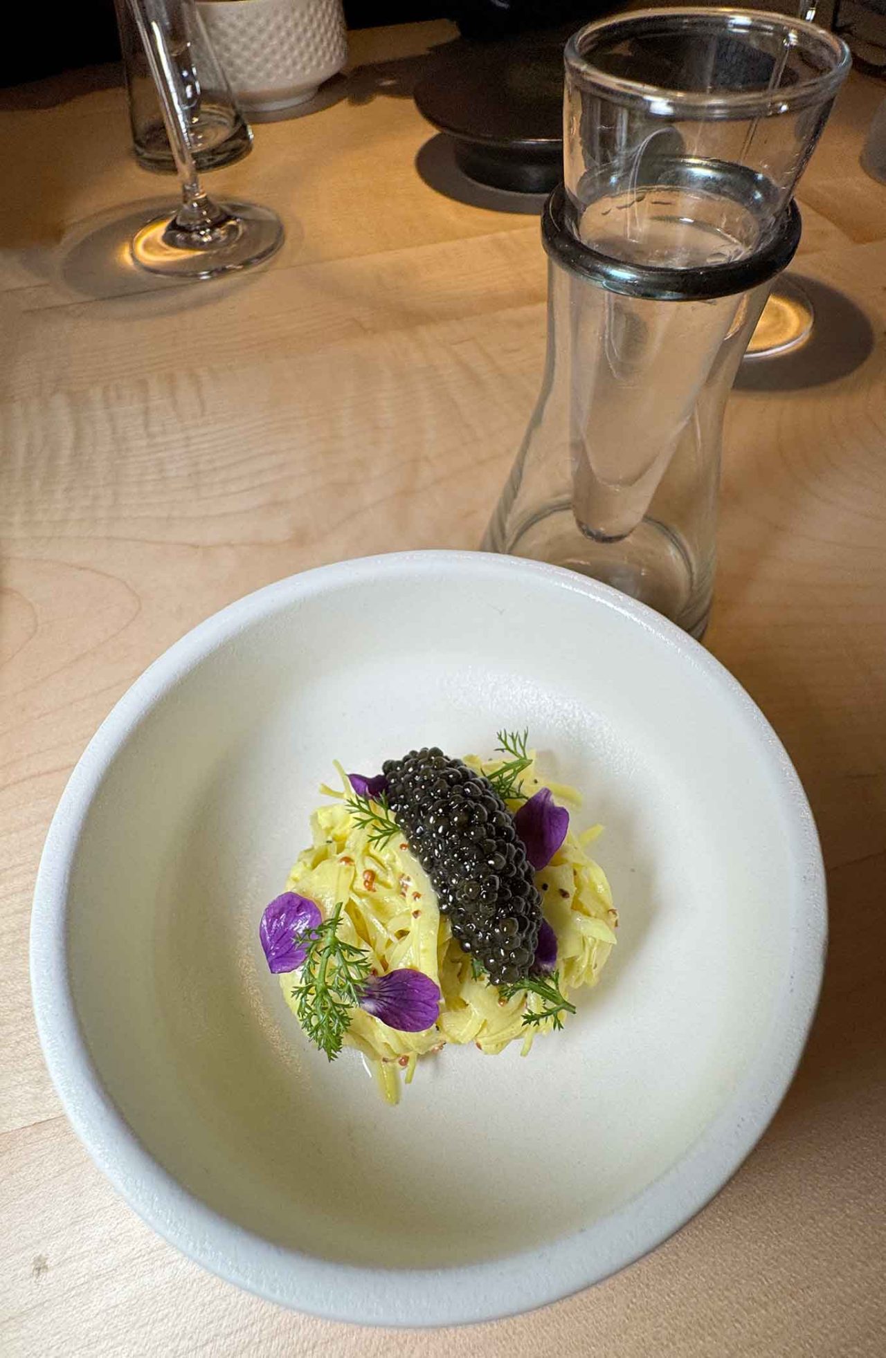 il coleslaw con caviale del ristorante Glass Hostaria a Roma Trastevere