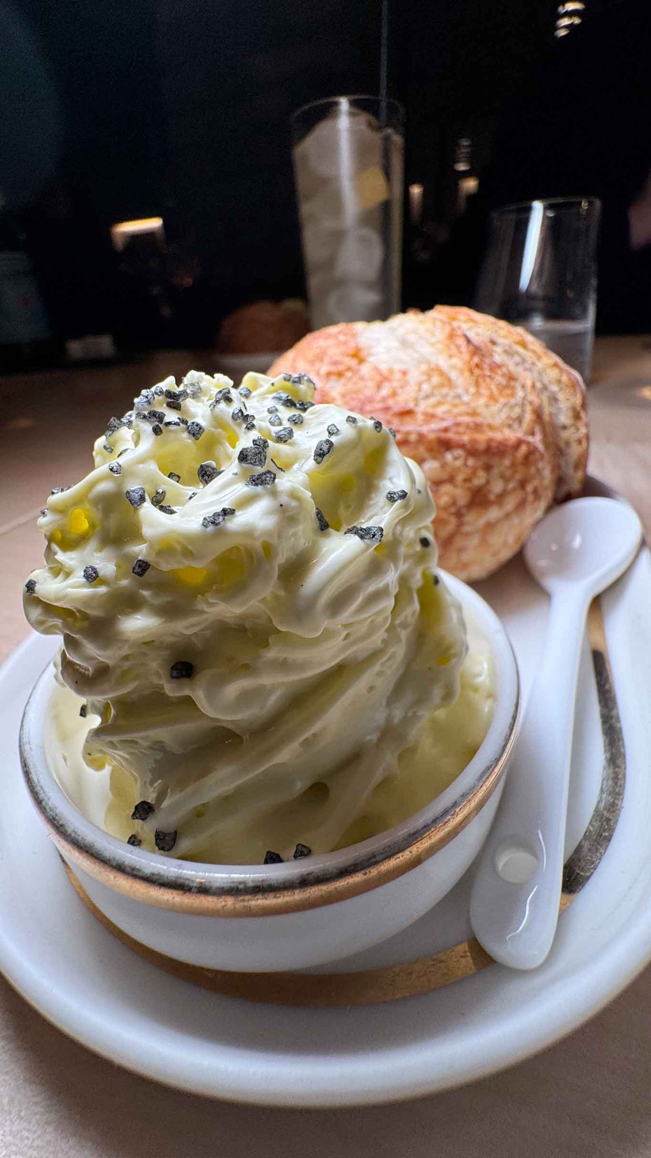 pane e olio montato del ristorante Glass Hostaria a Roma Trastevere